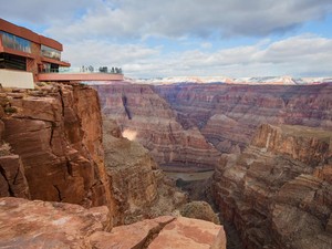 Horor! Pria AS Tewas Jatuh dari Ketinggian 1.200 Meter di Grand Canyon