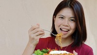 Layaknya orang kebanyakan nih! Greysia Polii juga menyukai mie instan goreng. Makin enak dengan tambahan telur mata sapi. Foto: Instagram greyspolii