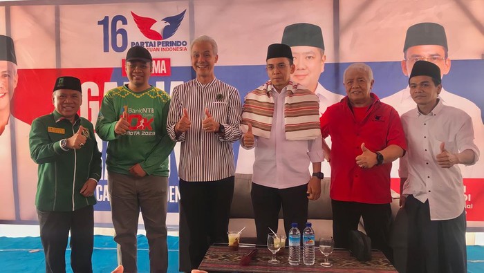 Gubernur NTB Zulkieflimansyah menghadiri penyambutan kedatangan Ganjar Pranowo di Kantor DPW Partai Perindo di Mataram, NTB, Minggu (19/6/2023).