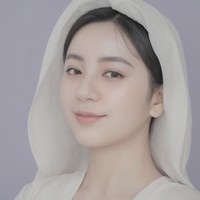 Dokter laktasi, dr. Sarah Audia, IBCLC, yang populer di Instagram juga ikut mencoba aplikasi AI Korea. Banyak yang mengatakan mirip salah satu selebriti Korea. “Mirip Winter Aespa dok,” tulis akun Instagram @meryan*****. Foto: Instagram @drsarahlaktasi