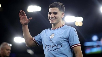 Ini Julian Alvarez, Striker Muda Argentina yang Doyan Makan Kue