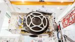 Intip Perakitan Satria-1 yang Berhasil Diluncurkan Pakai Roket SpaceX