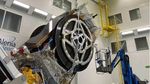 Intip Perakitan Satria-1 yang Berhasil Diluncurkan Pakai Roket SpaceX
