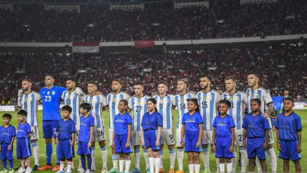 Jan Ethes jadi pendamping kiper Argentina Amiliano Martinez