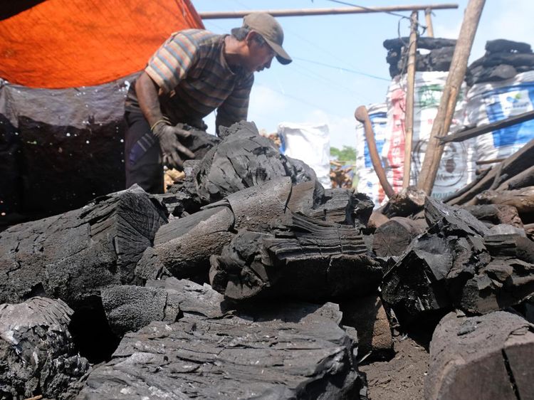 Jelang Idul Adha Permintaan Arang di Temanggung Meningkat