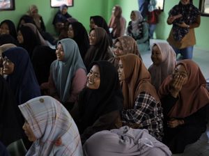 Kala Komunitas Motor Berbagi Keceriaan dengan Sesama
