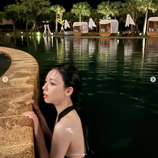 Dengan makeup natural, kecantikan Karina aespa yang disebut unreal bak AI semakin terpancar. Unggahan fotonya menuai pujian netizen Korea. Foto: Instagram