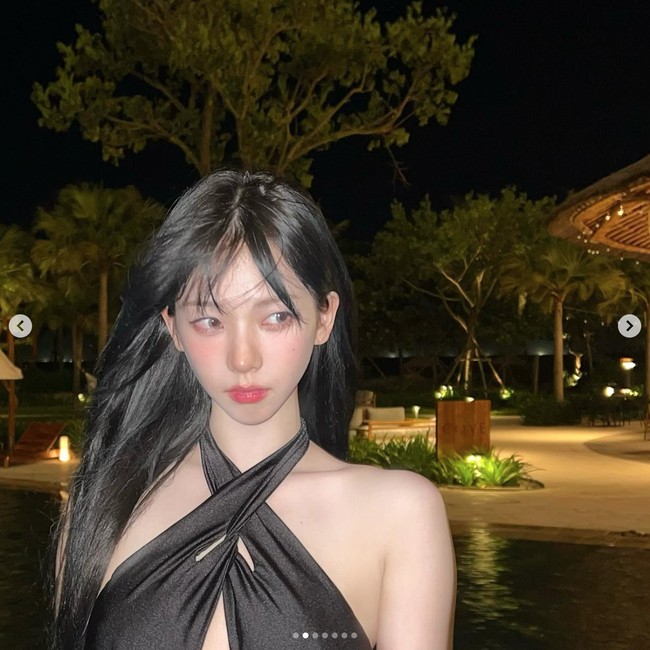 Karina aespa menghebohkan penggemar setelah mengunggah fotonya memakai baju renang, Minggu (18/6/2023) kemarin. Foto: Instagram