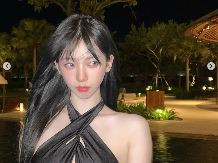 7 Foto Karina & Ningning aespa Pakai Baju Renang Jelang Konser di Jakarta