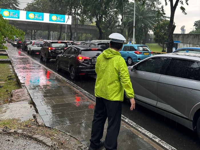 Lalu lintas sekitar Senayan, 19 Juni 2023. (Dok Twitter TMC Polda Metro Jaya)