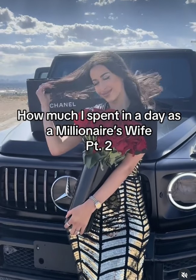 Dalam salah satu videonya berjudul ‘Berapa banyak uang yang aku habiskan sebagai istri miliuner’, Linda dikritik tukang pamer. Tak sedikit pula yang meragukan barang-barang yang dipakai Linda adalah palsu. “Aku rasa semuanya palsu,” sindir netizen. Foto: Dok. Instagram