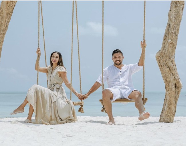 Potret mesra Linda di Maldives bersama sang suami yang merupakan pialang dan punya perusahaan berbasis tekhnologi. Foto: Dok. Instagram