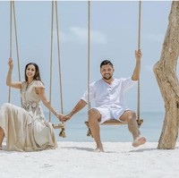 Potret mesra Linda di Maldives bersama sang suami yang merupakan pialang dan punya perusahaan berbasis tekhnologi. Foto: Dok. Instagram