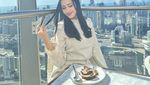 7 Potret Wanita Cantik Asal Dubai yang Ngeluh Jadi Orang Kaya