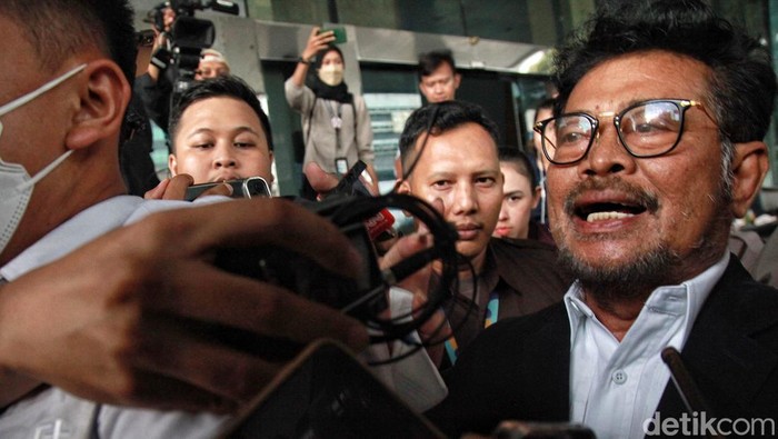 Menteri Pertanian (Mentan) Syahrul Yasin Limpo (SYL) memenuhi panggilan KPK untuk dimintai keterangan terkait penyelidikan kasus dugaan korupsi di Kementan, Senin (91/6/2023). Usai dimintai keterangan, Yasin langsung meninggalkan gedung KPK.