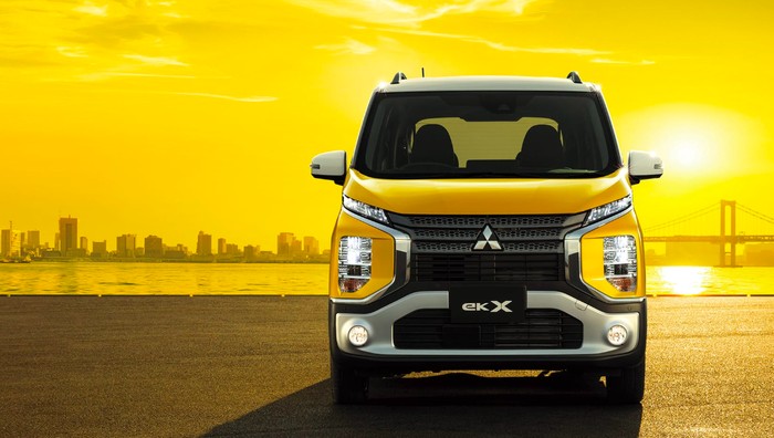 Mitsubishi mobil listrik EX X EV