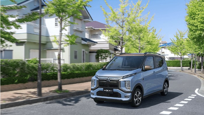 Mitsubishi mobil listrik EX X EV