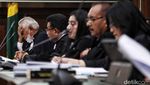 Momen Lukas Enembe Langsung Melawan Dakwaan Jaksa