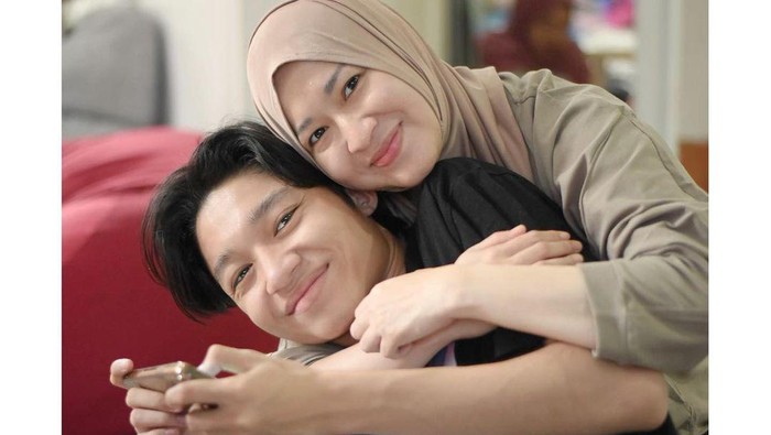 okie agustina dan kiesha alvaro
