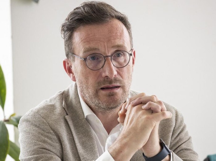 Brussels region State Secretary Pascal Smet speaks during a press conference in Brussels on June 18, 2023. Pascal Smet resigned on June 18, 2023 after sparking a furore by hosting an Iranian delegation led by the mayor of Tehran. Smets exit came three days after Belgian Foreign Minister Hadja Lahbib accused him of 