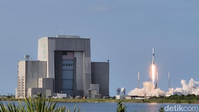 Wush! Momen Mendebarkan Satelit Satria-1 Mengangkasa