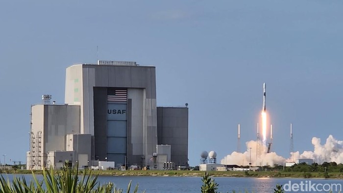 Peluncuran Satelit Satria-1 di Cape Canaveral, Florida