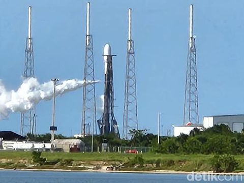 Peluncuran Satelit Satria-1 di Cape Canaveral, Florida