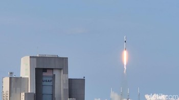 Tepat pukul 18.21 waktu Florida atau 05.21 WIB Satelit Republik Indonesia atau Satria-1 melesat ke angkasa. Sungguh mendebarkan! Foto: (Fadhly Fauzi Rachman/detikcom)