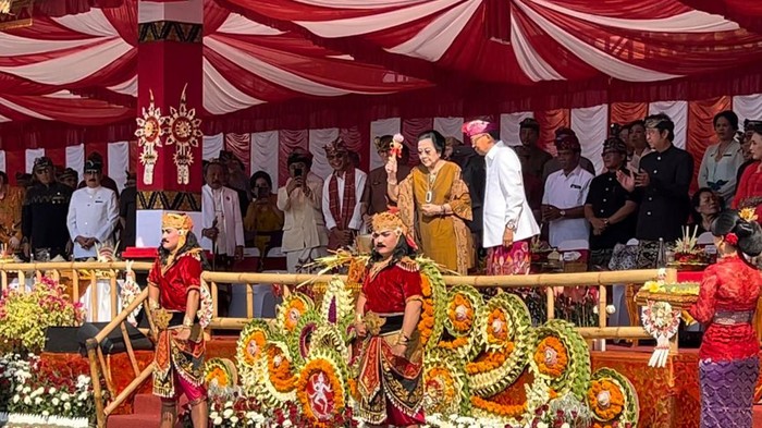 Pesta Kesenian Bali ke 45 resmi dibuka oleh Presiden RI ke 5 Megawati Soekarnoputri di Denpasar, Minggu (18/6/2023). (I Nyoman Adhisthaya Sawitra)
