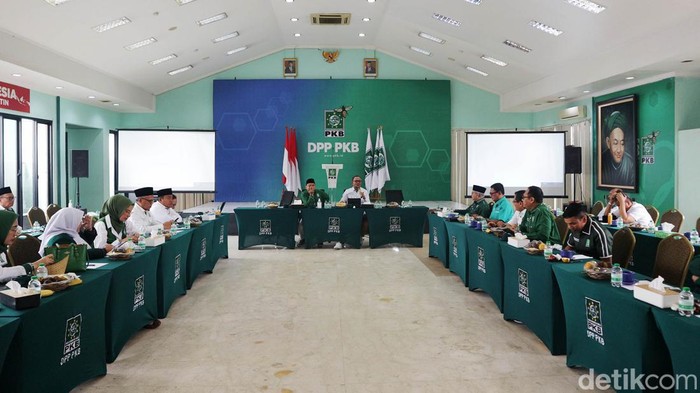 Pleno PKB Putuskan Cak Imin Maju Capres atau Cawapres 2024 DPP PKB telah selesai menggelar rapat pleno pemenangan Pilpres dan Pileg 2024 di DPP PKB, Jakarta, Senin (19/6/2023). Pleno memutuskan Ketum PKB Muhaimin Iskandar maju sebagai capres atau cawapres.