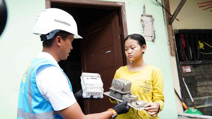 PLN Mulai Pasang Smart Meter di Rumah Pelanggan