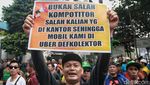 Poster-poster Lucu Ramaikan Aksi Sopir Gobox