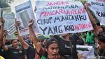 Poster-poster Lucu Ramaikan Aksi Sopir Gobox