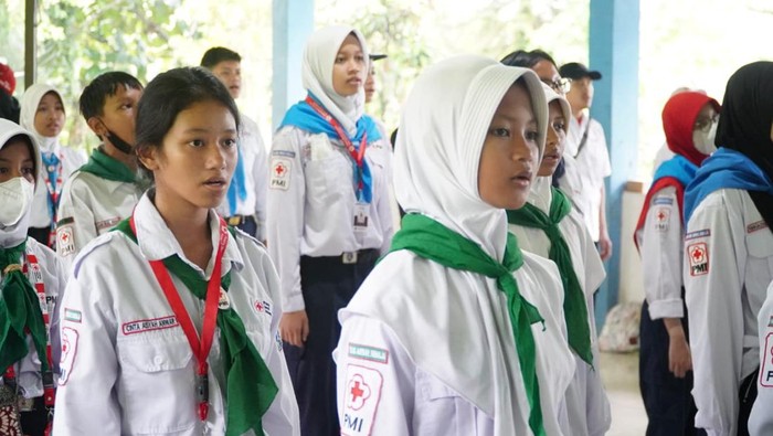 Ketua PMI Provinsi DKI Jakarta, Rustam Effendi, meninjau pemusatan latihan lapangan kontingen PMI DKI Jakarta di Bumi Kepanduan Sentul, Kabupaten Bogor, Jawa Barat, Jumat (16/6/2023).
