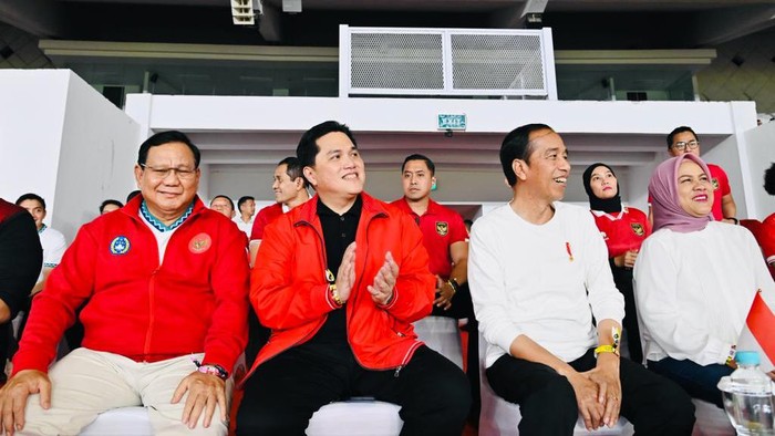 Prabowo hingga Kapolri Dampingi Jokowi Nonton Indonesia Vs Argentina. (Laily Rachev - Biro Pers Sekretariat Presiden)