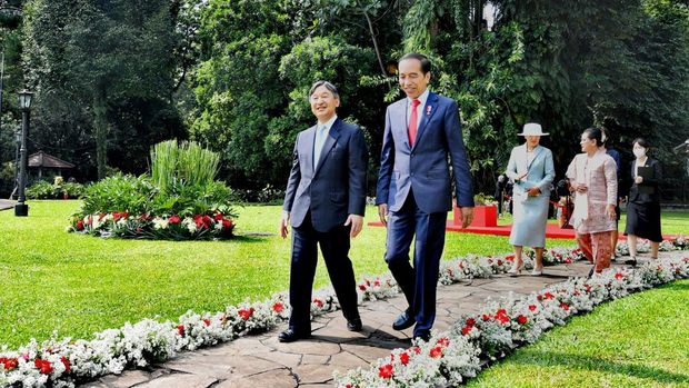 Presiden Jokowi bersama Kaisar Jepang Hironomiya Naruhito. (Agus Suparto/Fotografer Presiden)