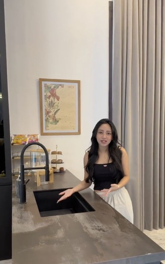 Rachel Vennya Punya Dapur Baru, Serba Hitam dan Fungsional