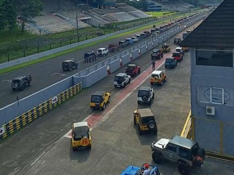 Ratusan Suzuki Jimny hadir di Indonesia Jimny Festival 2023 di Sirkuit Sentul Jawa Barat.