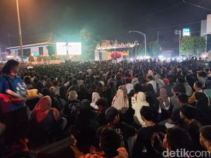 Nobar Indonesia Vs Argentina, Depan Balai Kota Solo Jadi Lautan Manusia