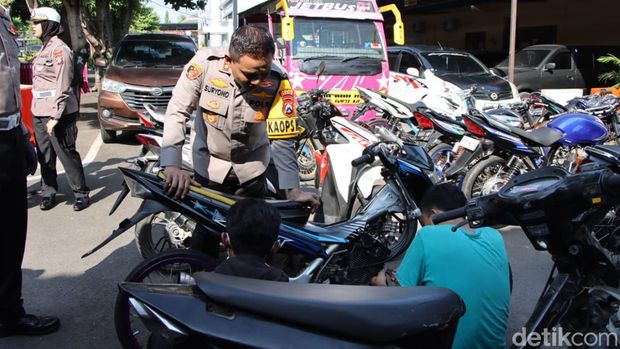 tilang manual balap liar polres tuban