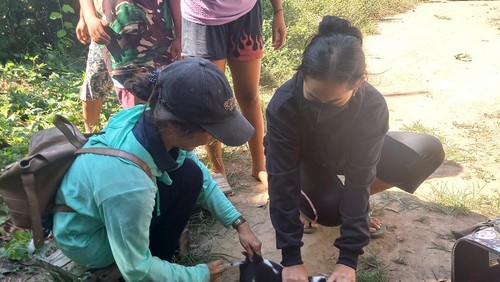 Vaksinasi Hewan Penular Rabies (HPR) di Kelurahan Banyuning, Kecamatan Buleleng, Kabupaten Buleleng, Bali, Senin (19/6/2023). (Made Wijaya Kusuma)