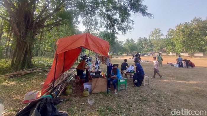 Warung Winny di area Bumi Perkemahan Secang, Sendangsari, Pengasih, Kulon Progo, DIY, Senin (19/6/2023).