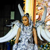 Sebelum memamerkan kostum nasionalnya, Yasinta Aurellia menceritakan persiapan singkatnya sebelum menghadapi karantina yang dimulai pada 27 Juni hingga 15 Juli 2023 di Nowy Sacz, Malopolska, Polandia. Gadis 19 tahun itu percaya diri bisa membawa nama Indonesia dengan baik meski awalnya sempat ada ketakutan. Telah dibekali berbagai ilmu dari tim Yayasan Puteri Indonesia (YPI), Yasinta kini telah merasa pantas untuk menjadi finalis Miss Supranational 2023.Foto: Andhika Prasetia