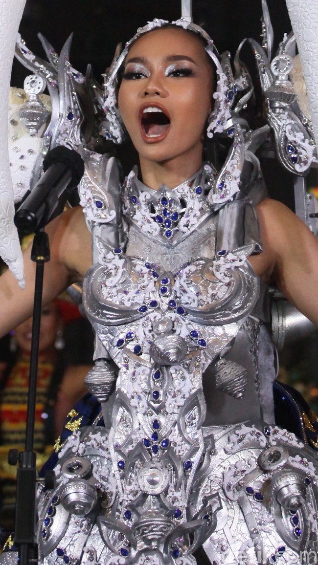 Yasinta Aurellia bertekad untuk mengharumkan nama bangsa dengan mengikuti kontes kecantikan berskala internasional itu meski hanya punya waktu latihan selama sebulan. Dalam acara yang akan digelar di Polandia tersebut Yasinta bakal membawakan kostum nasional bertema gajah Way Kambas.Foto: Andhika Prasetia