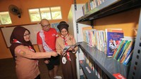 PT Asuransi Jiwa IFG (IFG Life) bersama dengan Komunitas Jurnalis MTB (JMTB) melakukan kegiatan bersama dalam bentuk program revitalisasi perpustakaan di SDN Singajaya 06, Jonggol Kabupaten Bogor. 