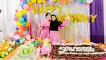 Ulang Tahun Ke-31, Ayu Ting Ting Diberi Kejutan Kue dan Tumpeng