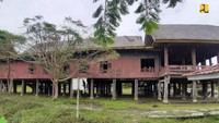 Kawasan Rumah Adat Atakkae memiliki luas lahan 1,107 hektare dengan total luas bangunan 1,616 m2 terdiri dari beberapa rumah-rumah adat tradisional yang berasal dari berbagai kecamatan di Kabupaten Wajo.