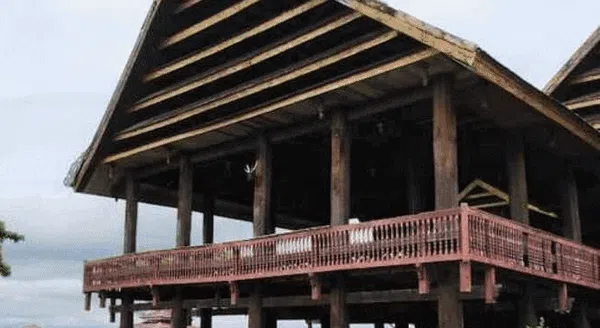 Before-After Rumah Adat Sulawesi yang Diguyur Rp 5,8 M