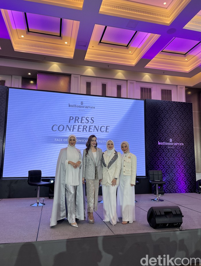 Buttonscarves Beauty memperkenalkan tiga sosok inspiratif sebagi The Face of Buttonscarves Beauty melalui kampante #MadeYouLook.