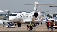 Pesawat Gulfstream Aerospace G500 tiba di International Paris Air Show ke-54 di Bandara Le Bourget dekat Paris, Prancis. Paris Air Show merupakan acara terbesar di dunia yang berfokus pada industri penerbangan dan luar angkasa. REUTERS/Benoit Tessier